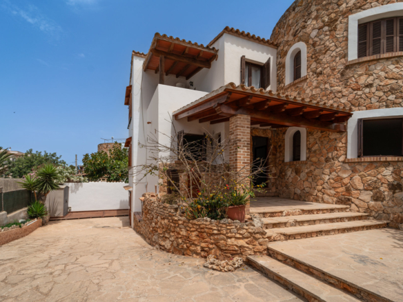 Planta baja con amplia terraza y jardín en alquiler, Cala Santanyí