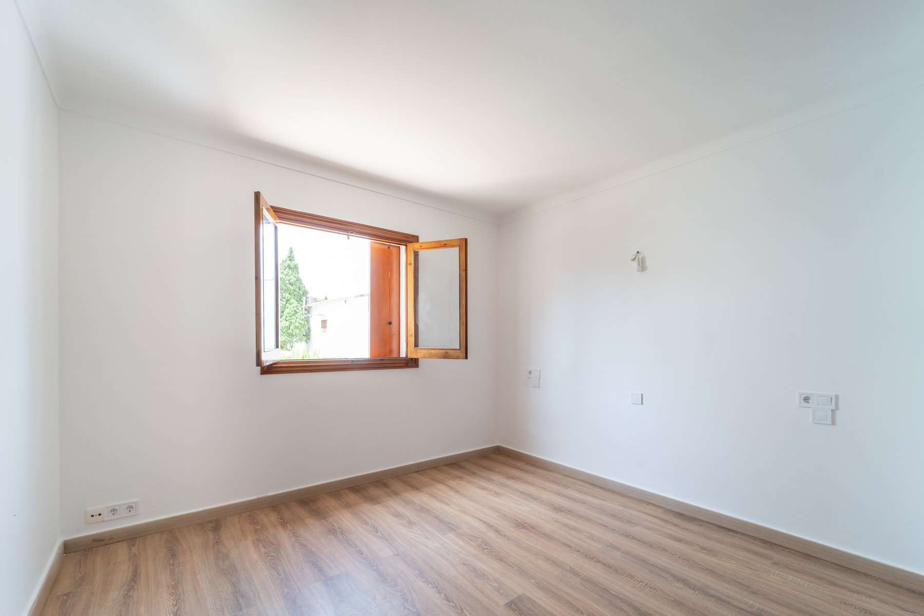 Planta baja con amplia terraza y jardín en alquiler, Cala Santanyí