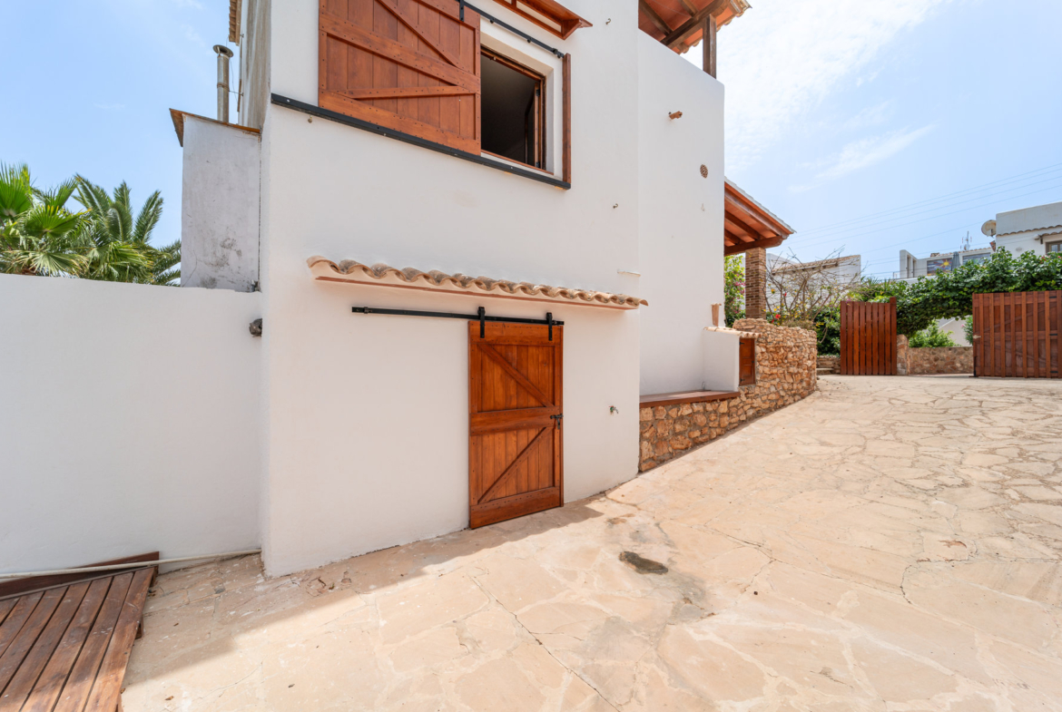 Planta baja con amplia terraza y jardín en alquiler, Cala Santanyí