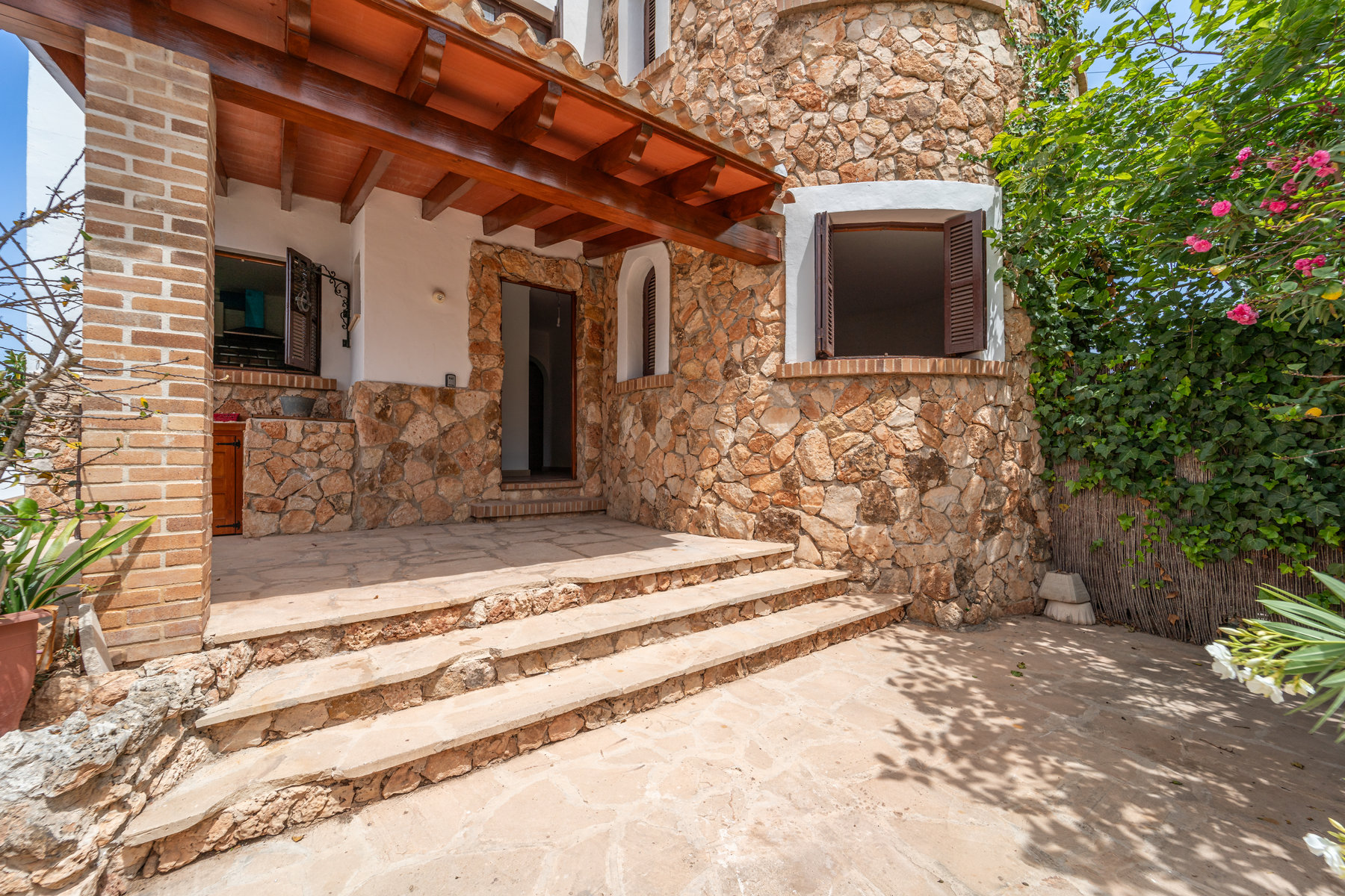 Planta baja con amplia terraza y jardín en alquiler, Cala Santanyí