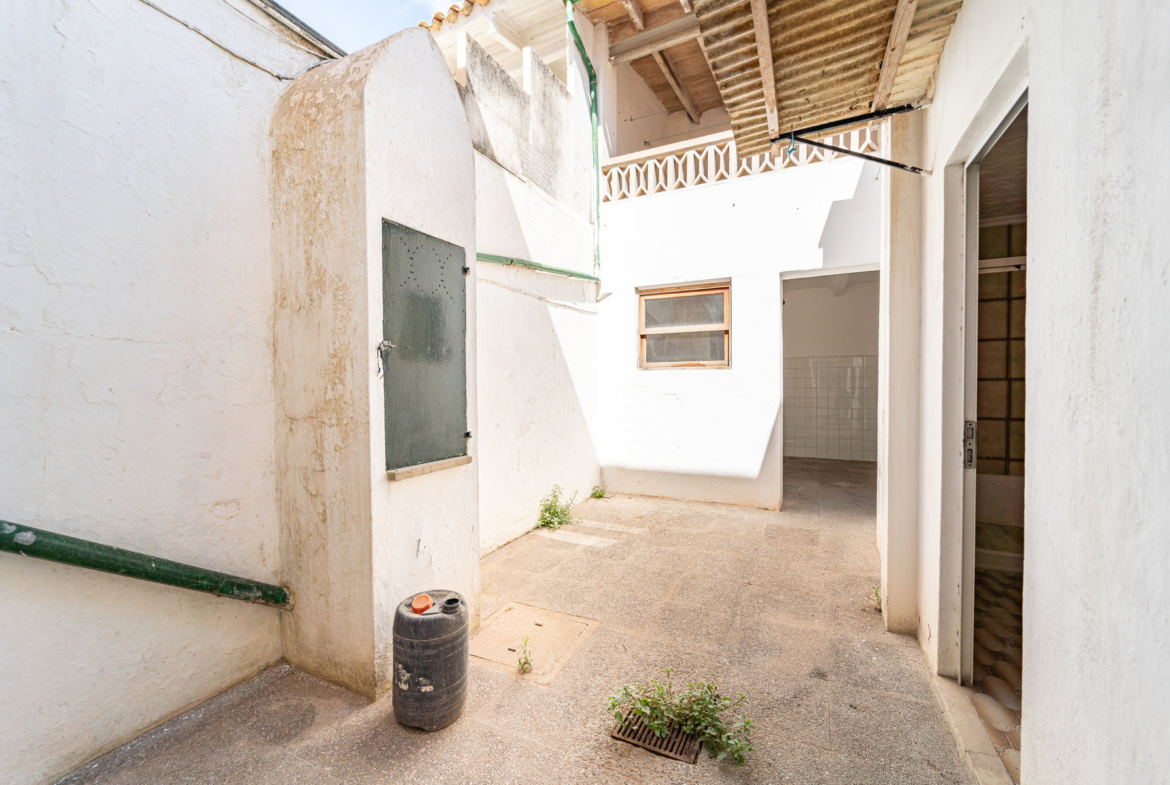 Stadthaus in Porreres – 4 Schlafzimmer, Garage & Terrasse