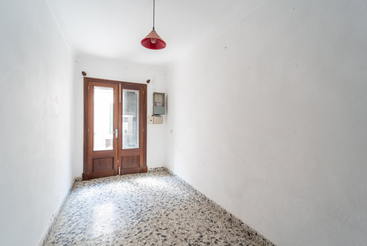 Stadthaus in Porreres – 4 Schlafzimmer, Garage & Terrasse