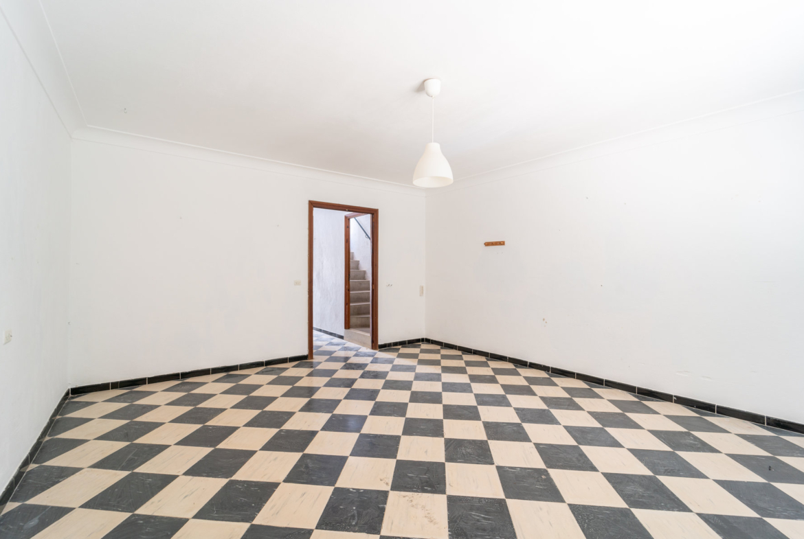 Stadthaus in Porreres – 4 Schlafzimmer, Garage & Terrasse