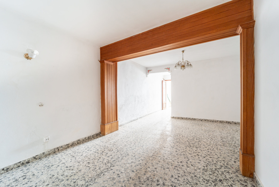 Stadthaus in Porreres – 4 Schlafzimmer, Garage & Terrasse
