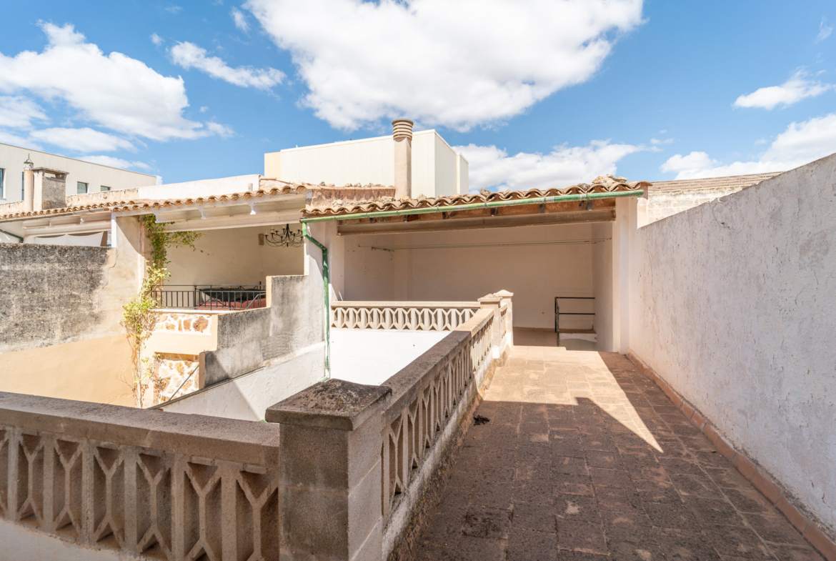 Stadthaus in Porreres – 4 Schlafzimmer, Garage & Terrasse
