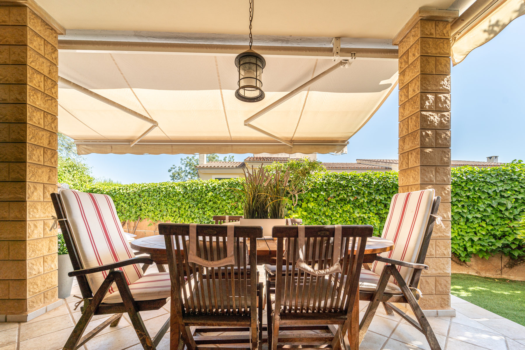 1420-Two-story-house-with-garden-and-shared-swimming-pool-area-in-Genova-Palma-de-Mallorca.-20.jpg Chalet con jardín privado y piscina en camino de Génova, Palma