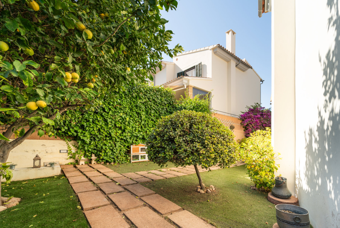 Chalet con jardín privado y piscina en camino de Génova, Palma