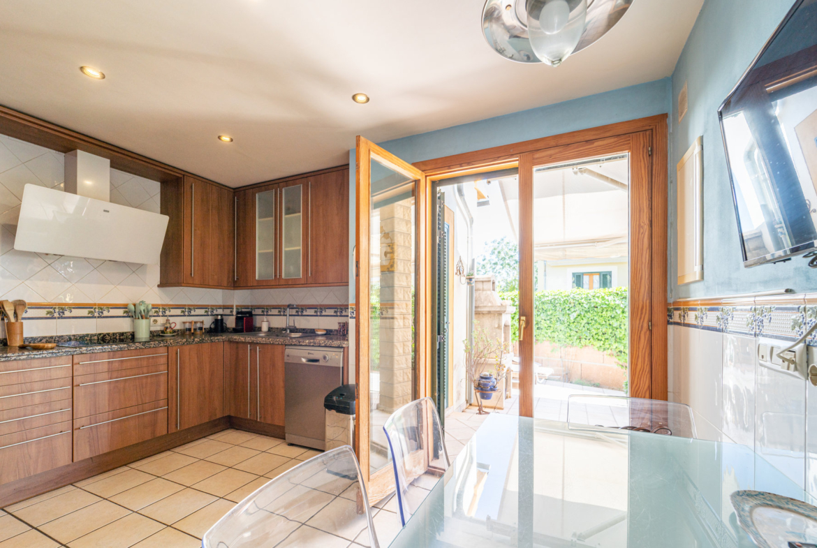 Chalet con jardín privado y piscina en camino de Génova, Palma