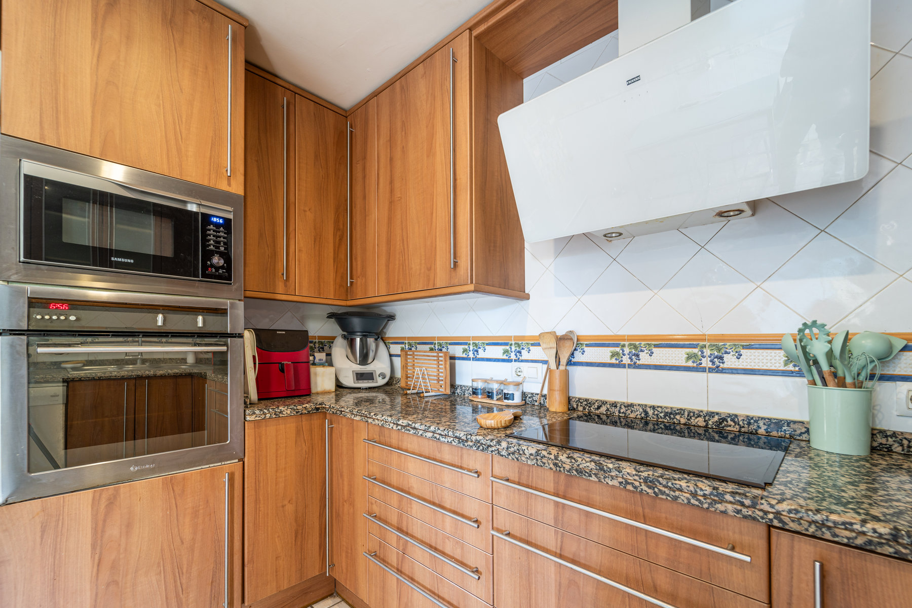 1420-Two-story-house-with-garden-and-shared-swimming-pool-area-in-Genova-Palma-de-Mallorca.-27.jpg Chalet con jardín privado y piscina en camino de Génova, Palma
