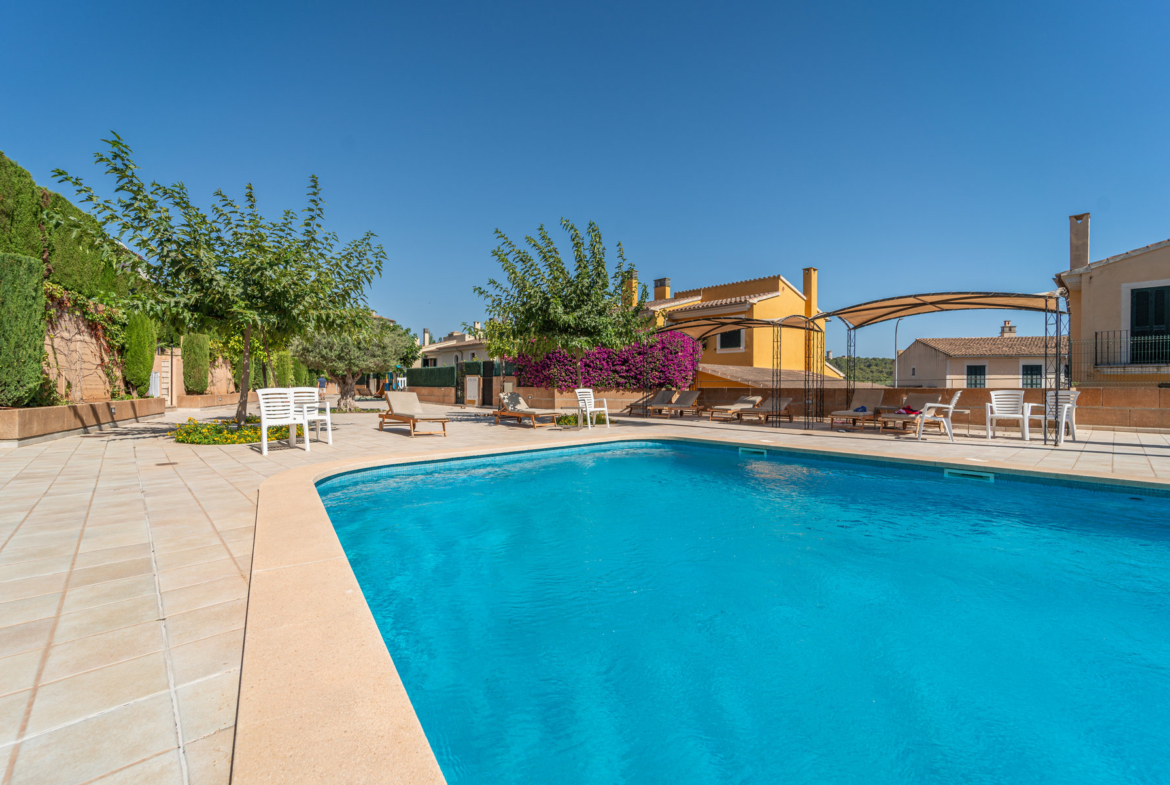 Chalet con jardín privado y piscina en camino de Génova, Palma