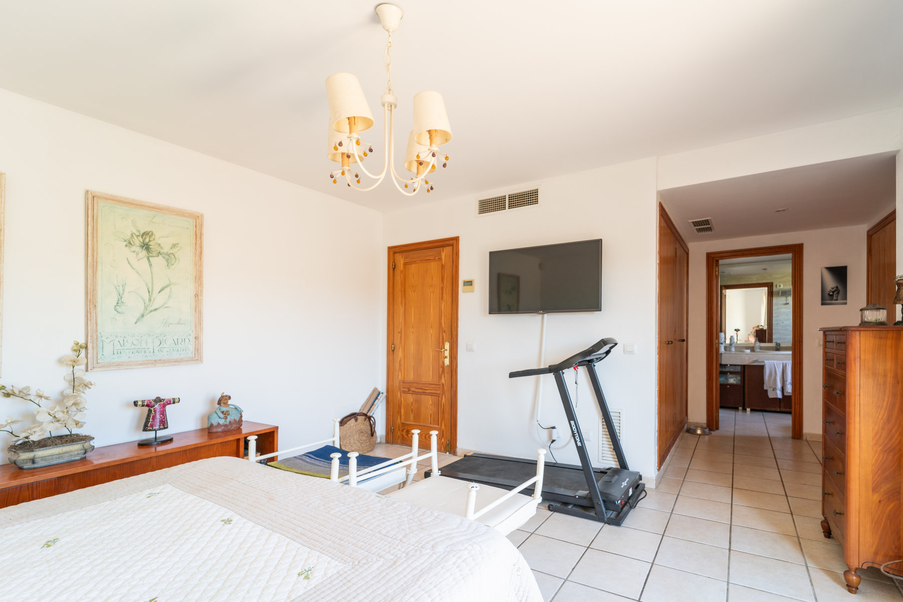1420-Two-story-house-with-garden-and-shared-swimming-pool-area-in-Genova-Palma-de-Mallorca.-30.jpg Chalet con jardín privado y piscina en camino de Génova, Palma