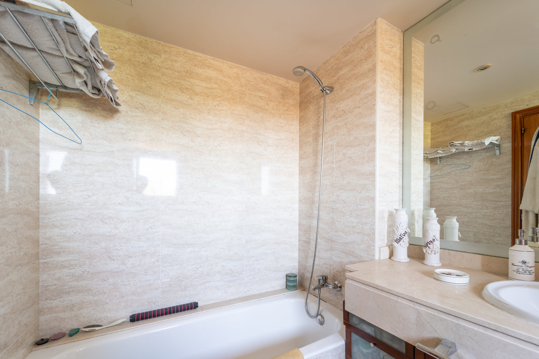 1420-Two-story-house-with-garden-and-shared-swimming-pool-area-in-Genova-Palma-de-Mallorca.-32.jpg Chalet con jardín privado y piscina en camino de Génova, Palma
