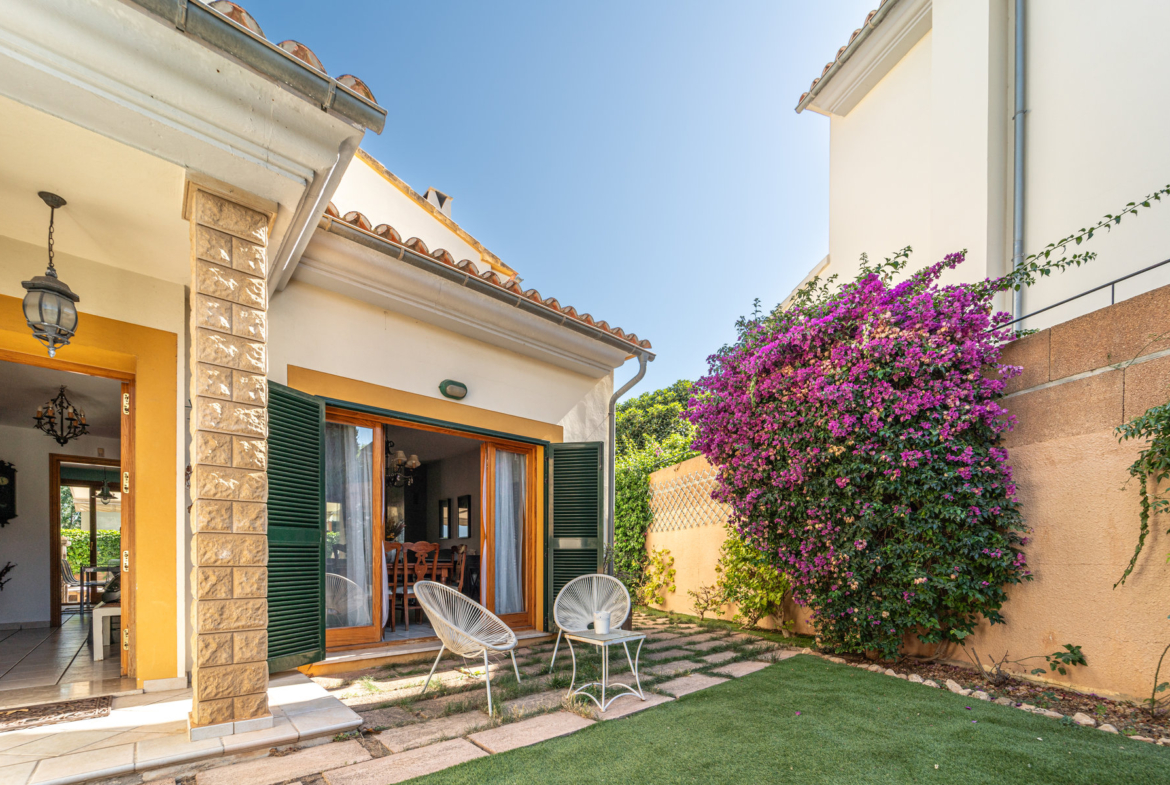 Chalet con jardín privado y piscina en camino de Génova, Palma