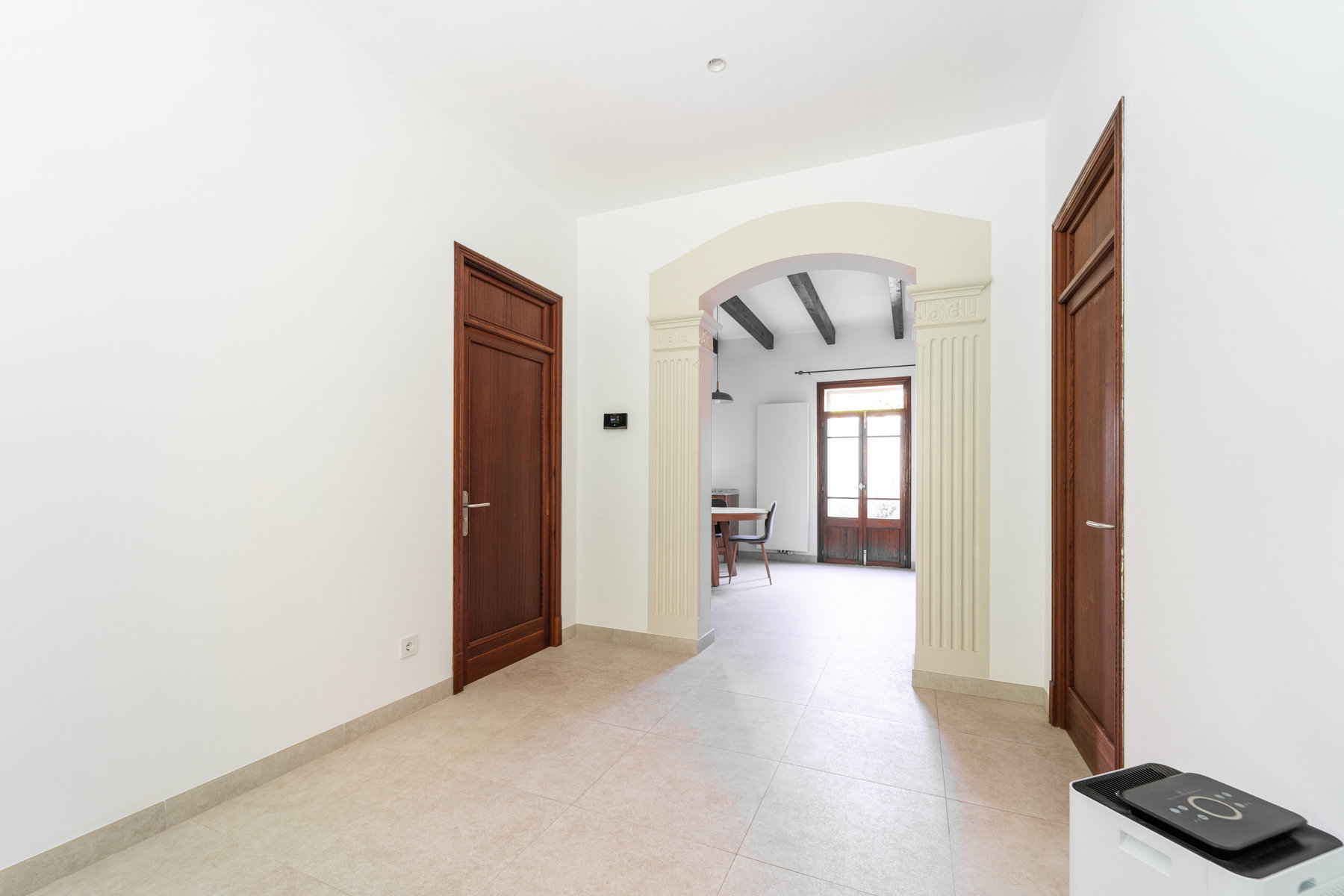 1427-Beautiful-new-house-to-rent-in-Ses-Salines.1.jpg Casa de pueblo reformada con patio en alquiler en Ses Salines