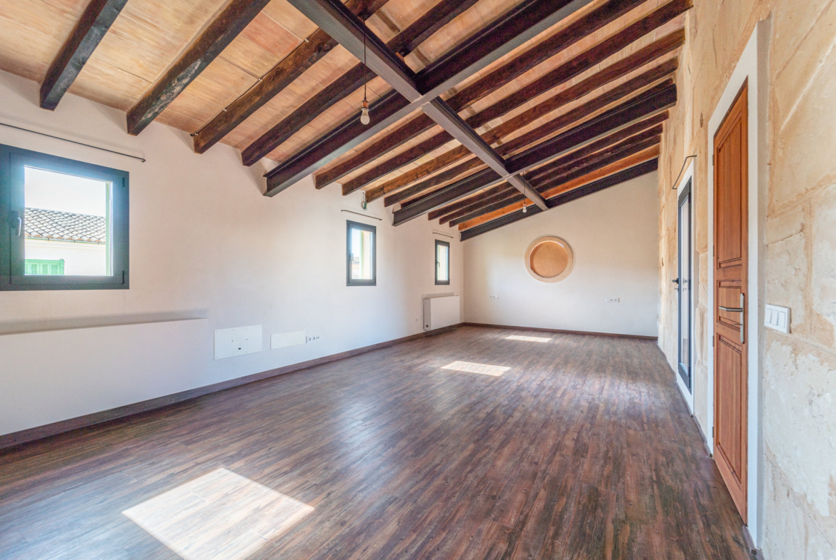 Fully Renovated Village House With Patio to Rent in Ses Salines