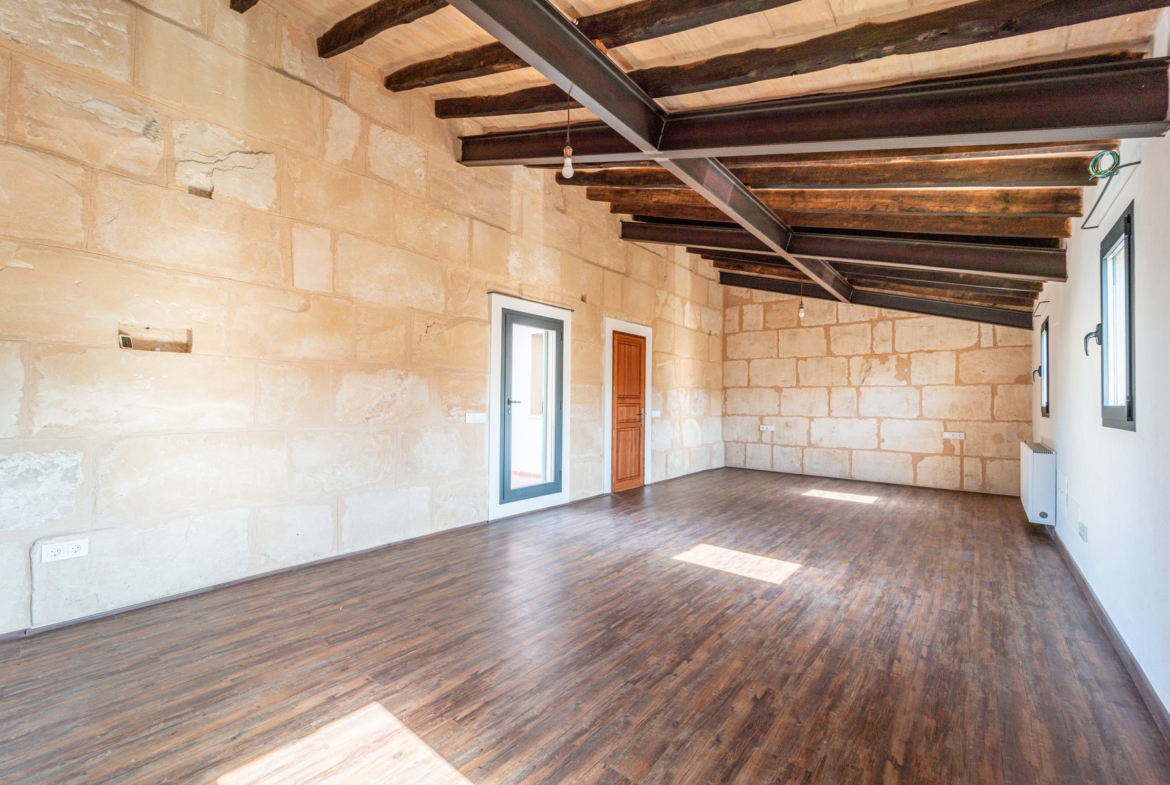 Fully Renovated Village House With Patio to Rent in Ses Salines