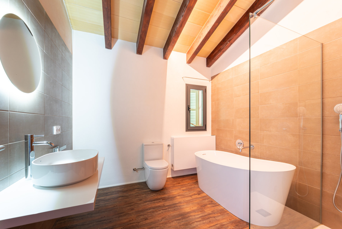 Fully Renovated Village House With Patio to Rent in Ses Salines