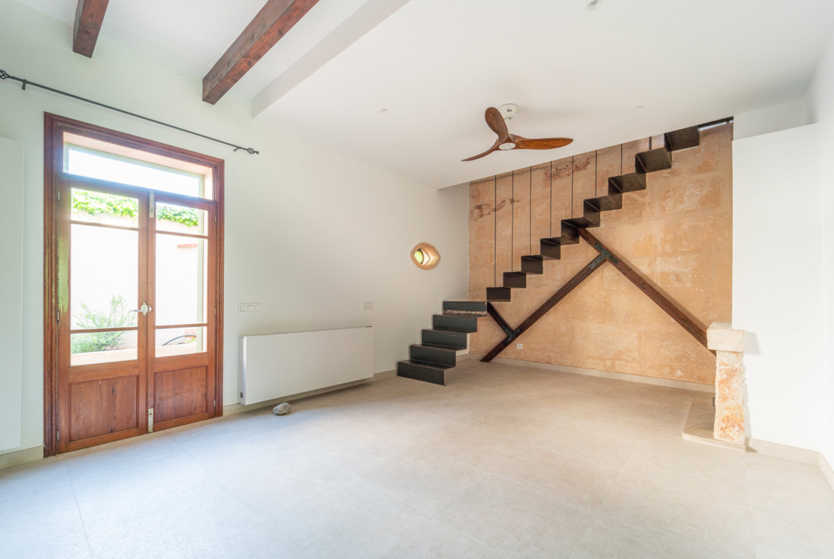 Fully Renovated Village House With Patio to Rent in Ses Salines