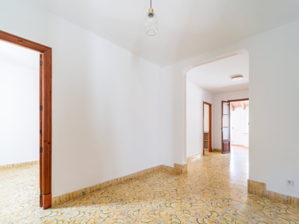 Casa de pueblo en alquiler en Ses Salines, reformada y con terraza