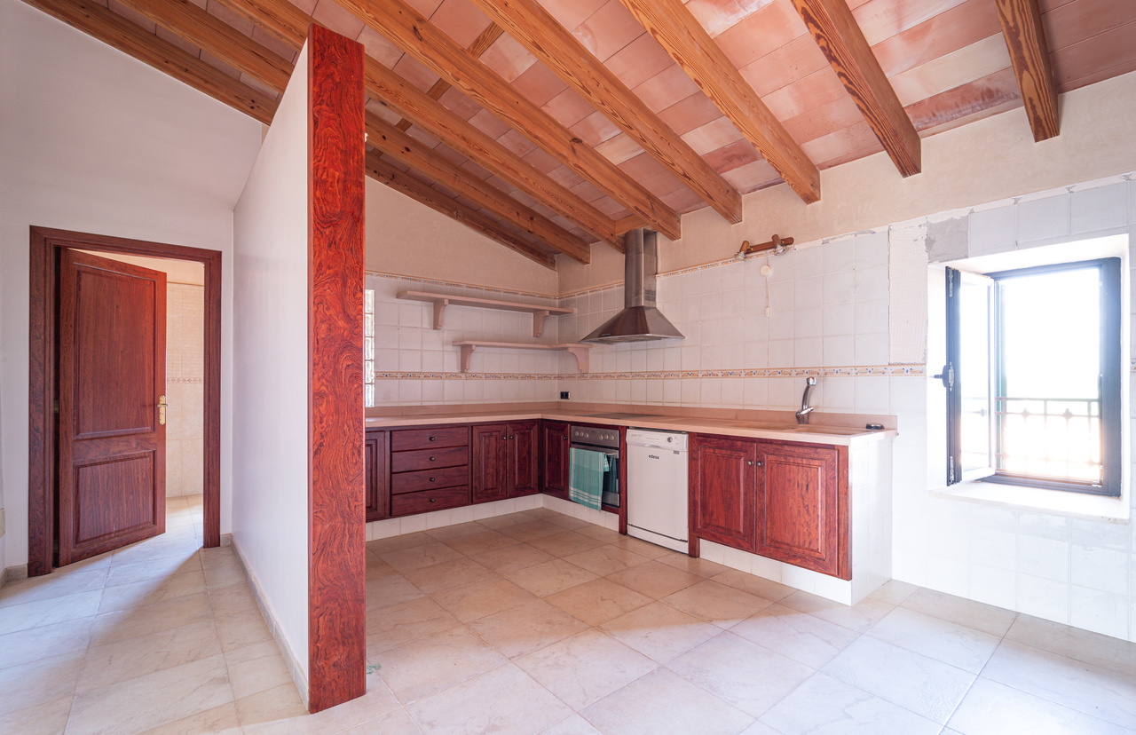 1490-Beautiful-town-house-with-garden-for-sale-in-Ses-Salines-20.jpg Herrschaftliches Stadthaus 430 m² mit 620 m² Garten und 6 Schlafzimmern in Ses Salines