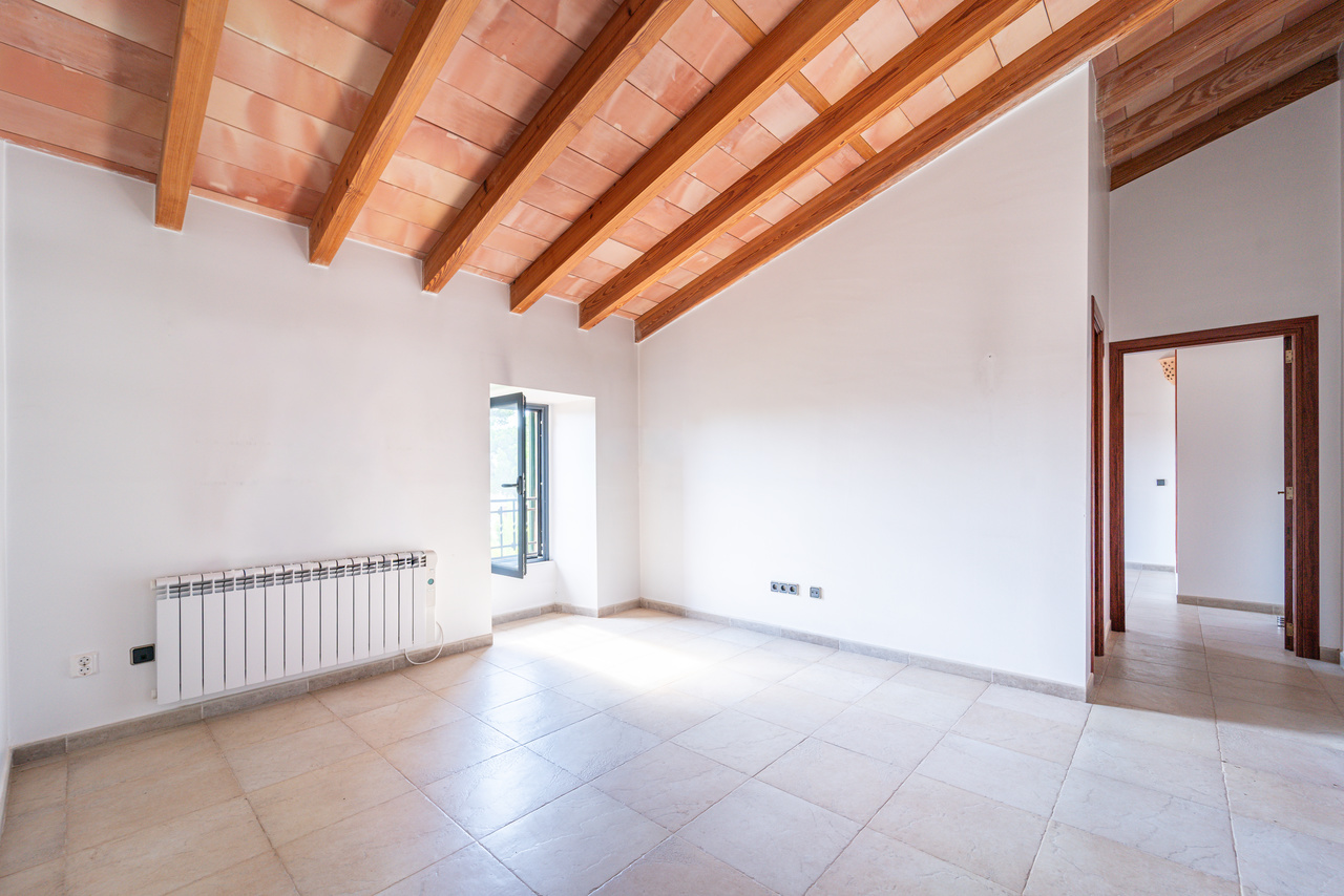 1490-Beautiful-town-house-with-garden-for-sale-in-Ses-Salines-22.jpg Herrschaftliches Stadthaus 430 m² mit 620 m² Garten und 6 Schlafzimmern in Ses Salines