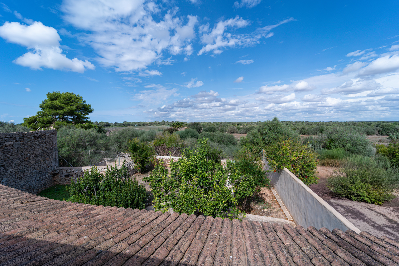 1490-Beautiful-town-house-with-garden-for-sale-in-Ses-Salines-28.jpg Herrschaftliches Stadthaus 430 m² mit 620 m² Garten und 6 Schlafzimmern in Ses Salines