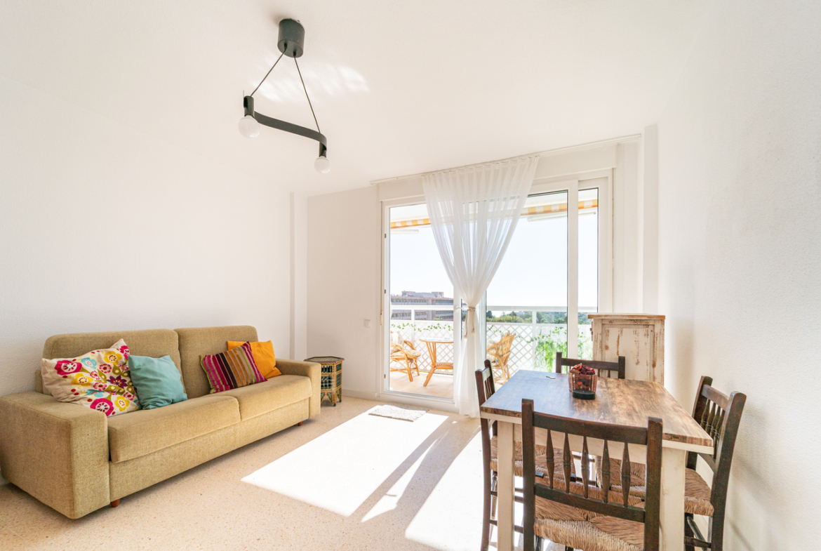 Apartamento en alquiler con terraza y vistas al mar en Calas de Mallorca