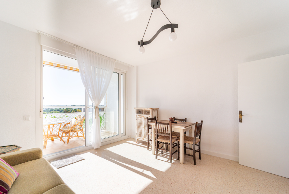 Apartamento en alquiler con terraza y vistas al mar en Calas de Mallorca