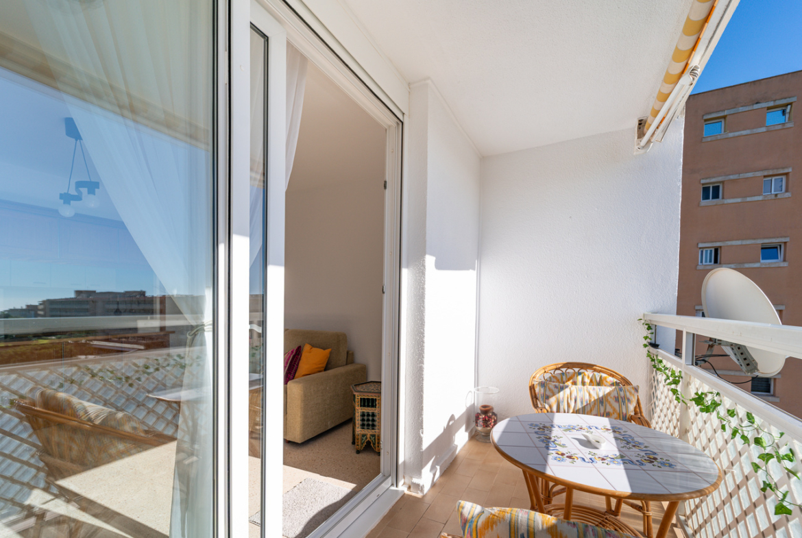 Apartamento en alquiler con terraza y vistas al mar en Calas de Mallorca