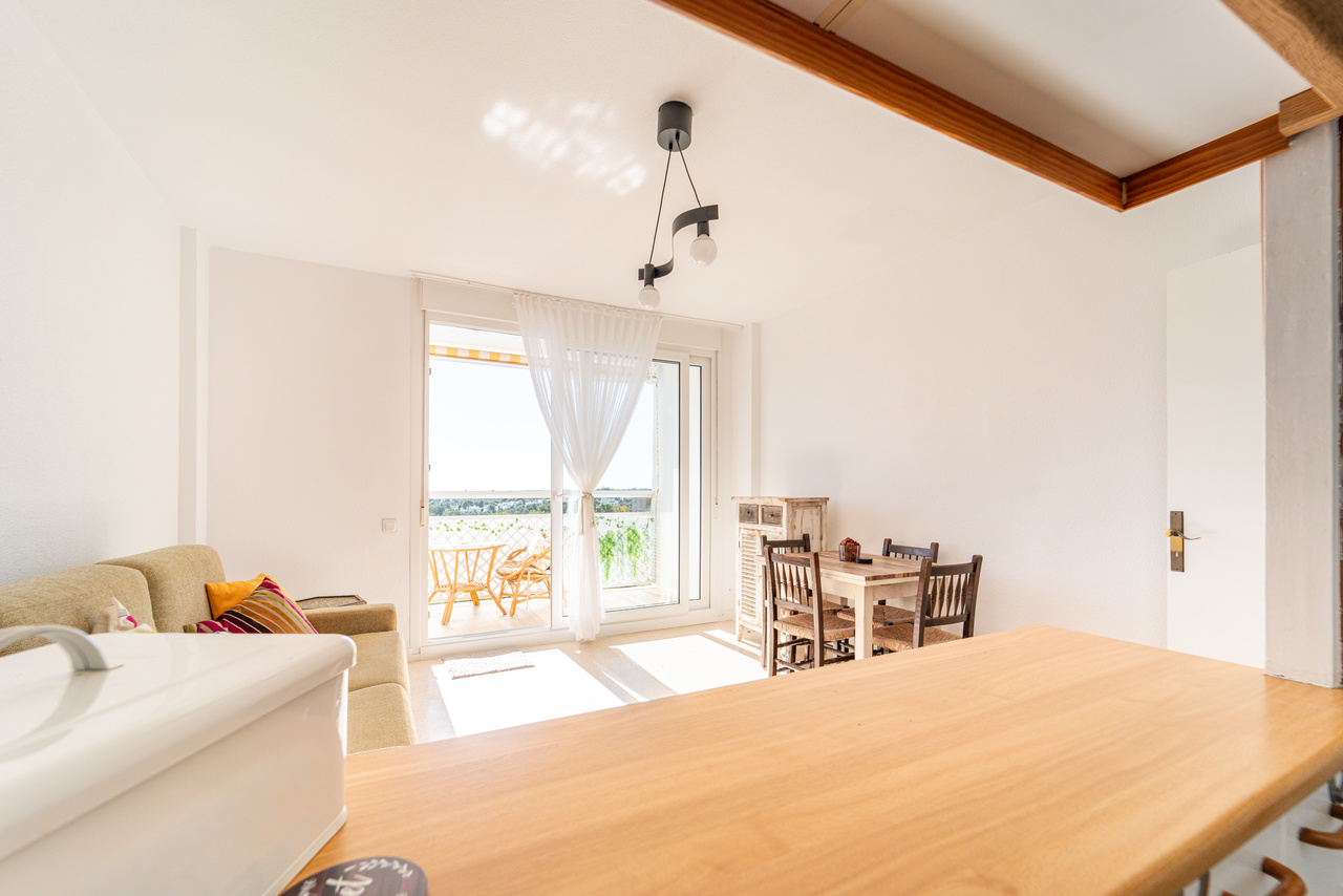 Apartamento en alquiler con terraza y vistas al mar en Calas de Mallorca