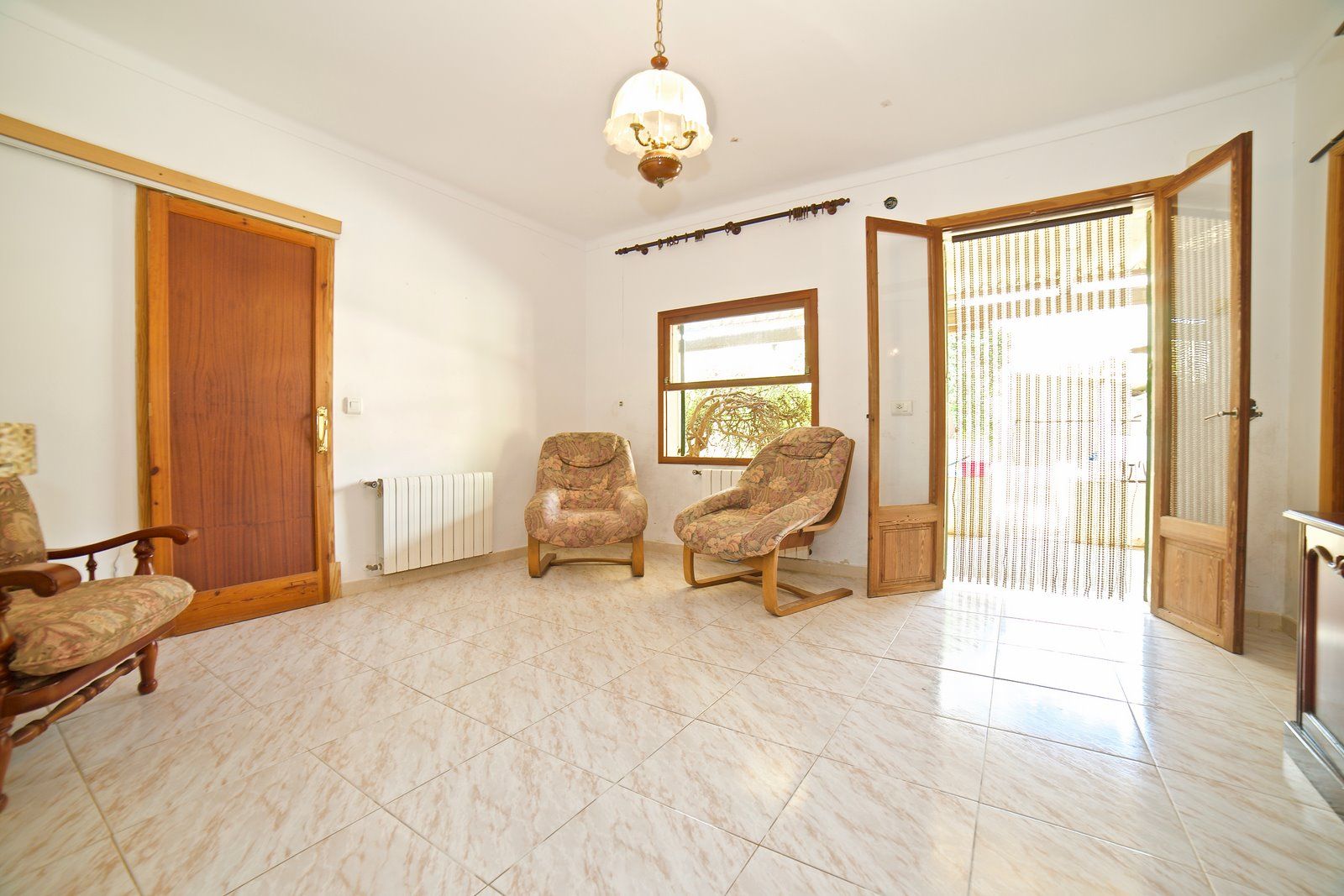 Ground-Floor Apartment with Large Terrace for Rent, Ses Salines