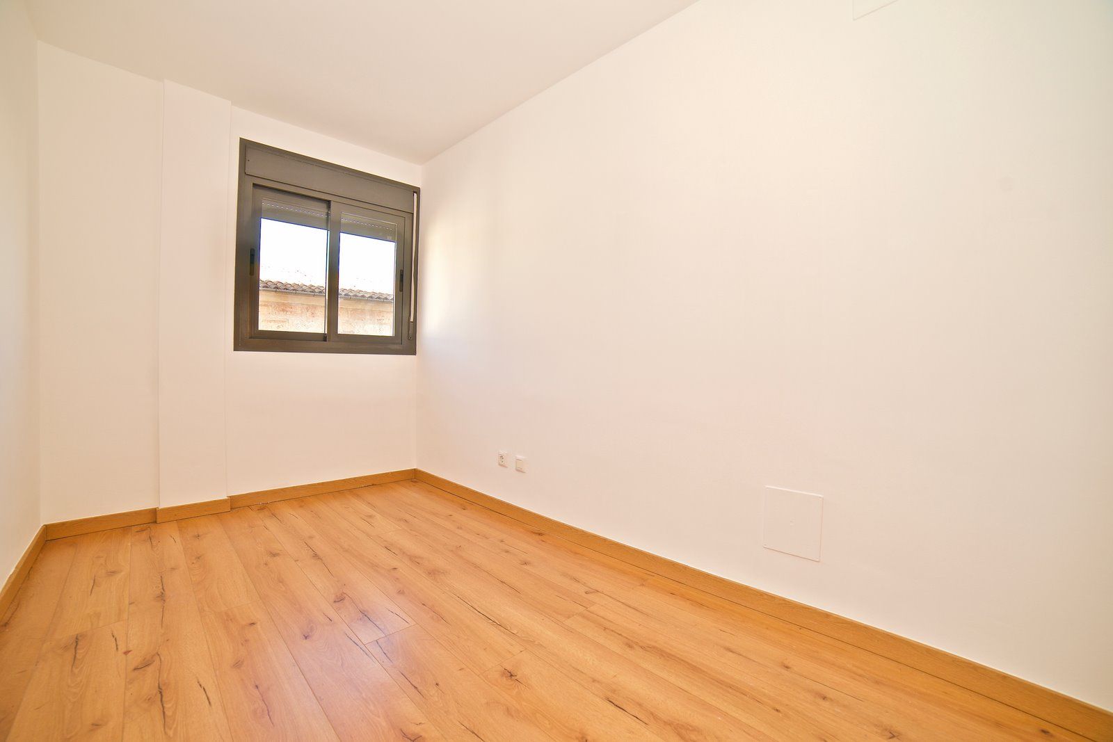 15-1183-Villasyfincasmallorca.jpg Unmöblierte 3-Zimmer-Wohnung zur Miete mit Aufzug im Zentrum von Campos