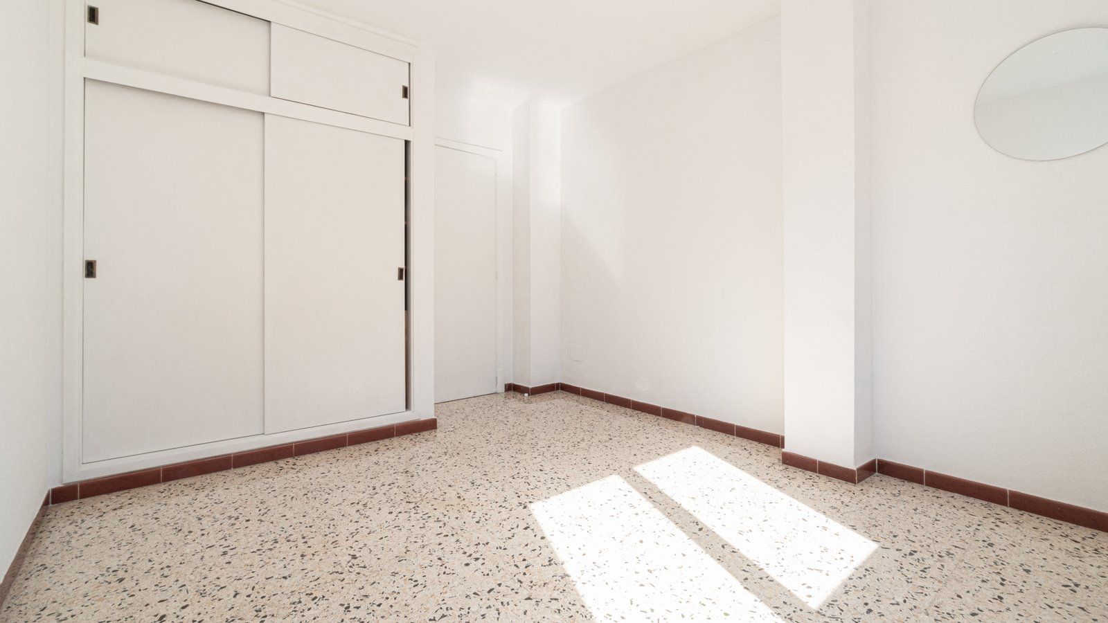 15-1209-Villasyfincasmallorca.jpg Sea View Apartment with Terrace on Palma’s Paseo Marítimo