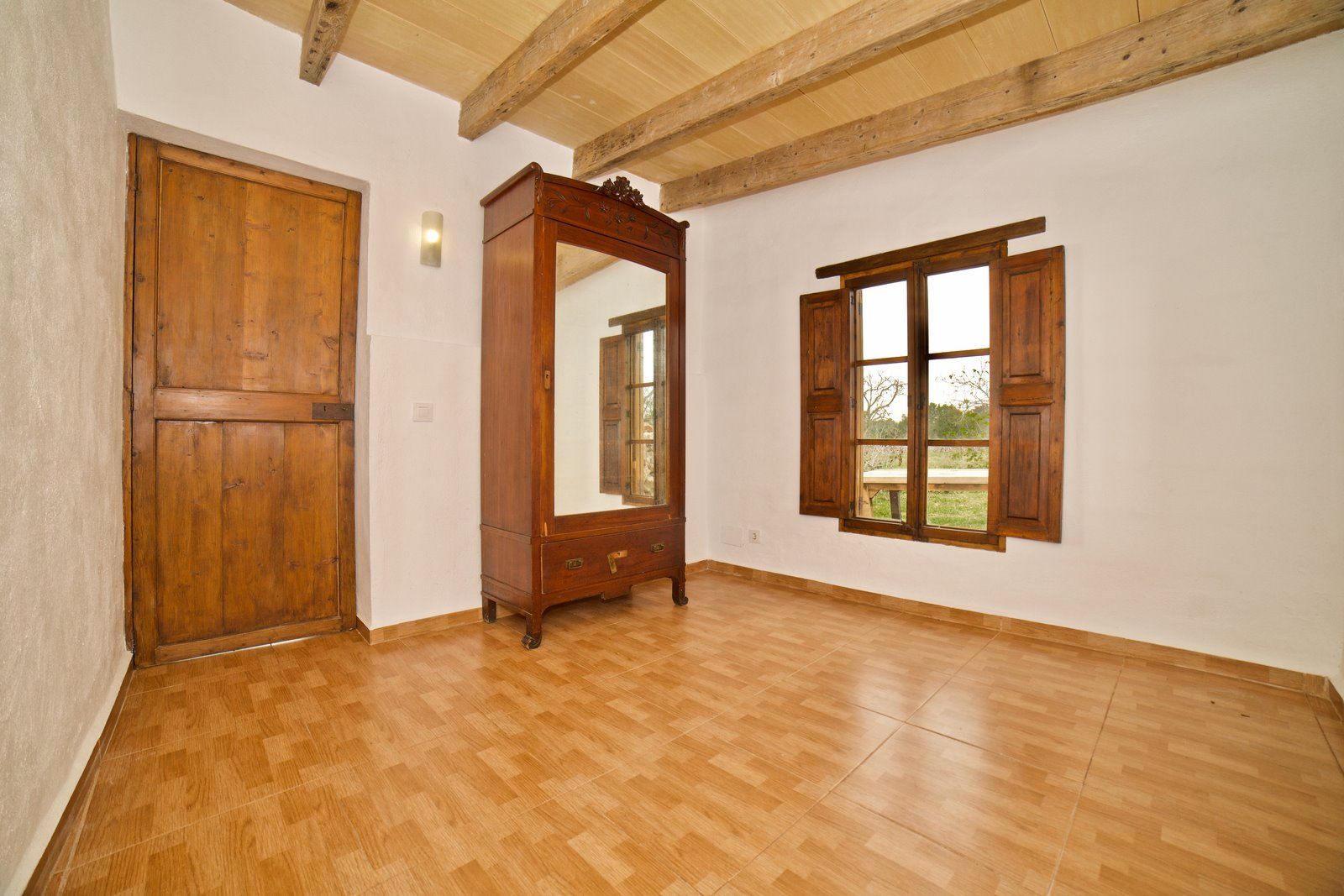 15-2006-Villasyfincasmallorca-1.jpg Landhaus zur Saisonmiete bei Sineu, Mallorca