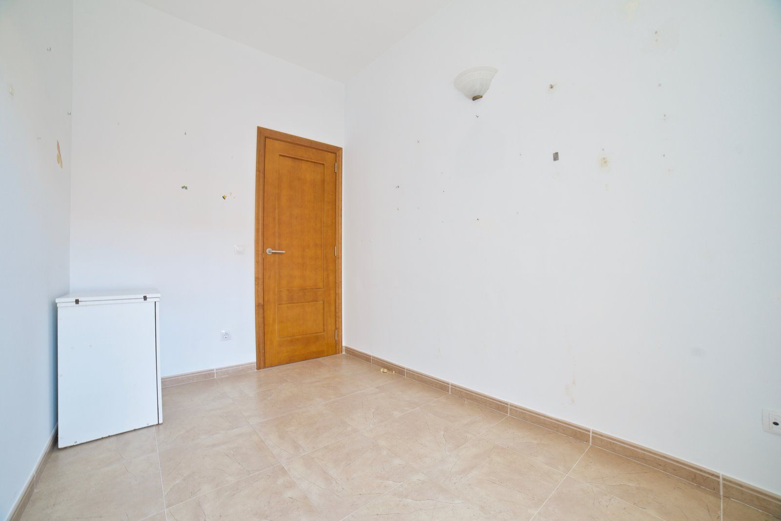 Planta baja con terraza, parking y trastero en Campos