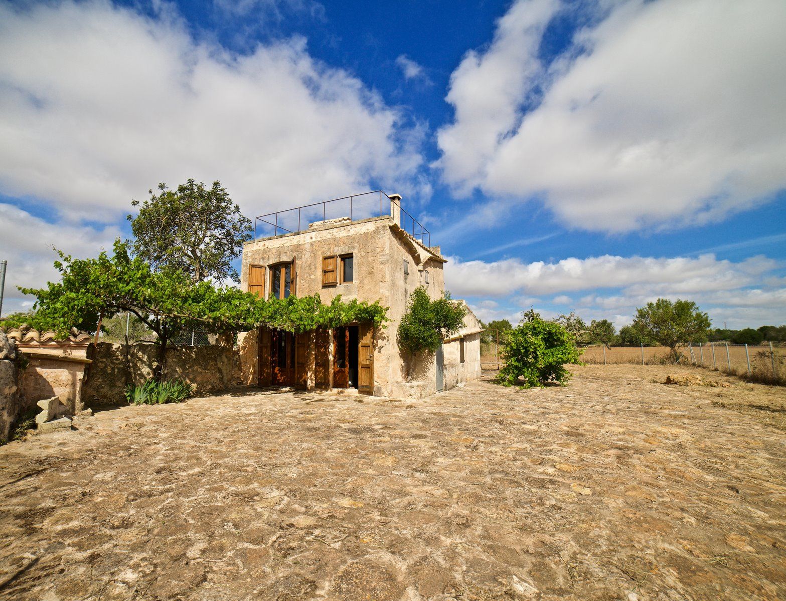 15-909-Villasyfincasmallorca.jpg Country House for Rent in Santanyí – Restored Mill on 15,000 m² Estate
