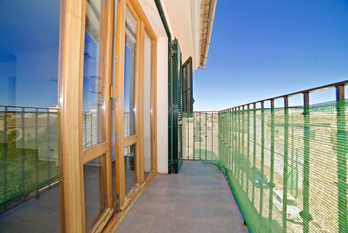 Piso moderno en Campos con balcón, parking y trastero