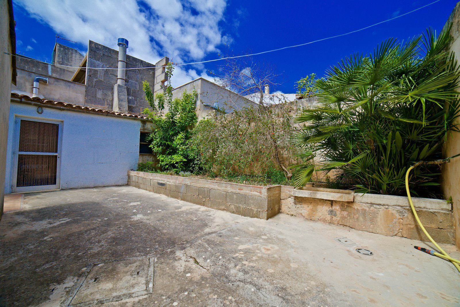 15-Villasyfincasmallorca-2.jpg Dorfhaus zur Miete in Ses Salines mit Innenhof