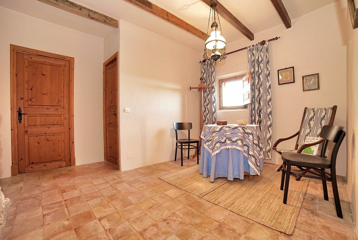 Chalet en venta en Cala Llombards con jardín y terraza