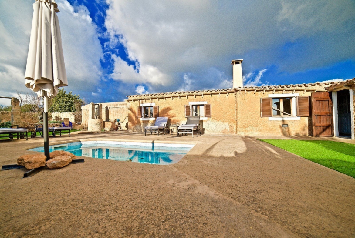 Casa de campo con piscina en alquiler cerca de Llucmajor