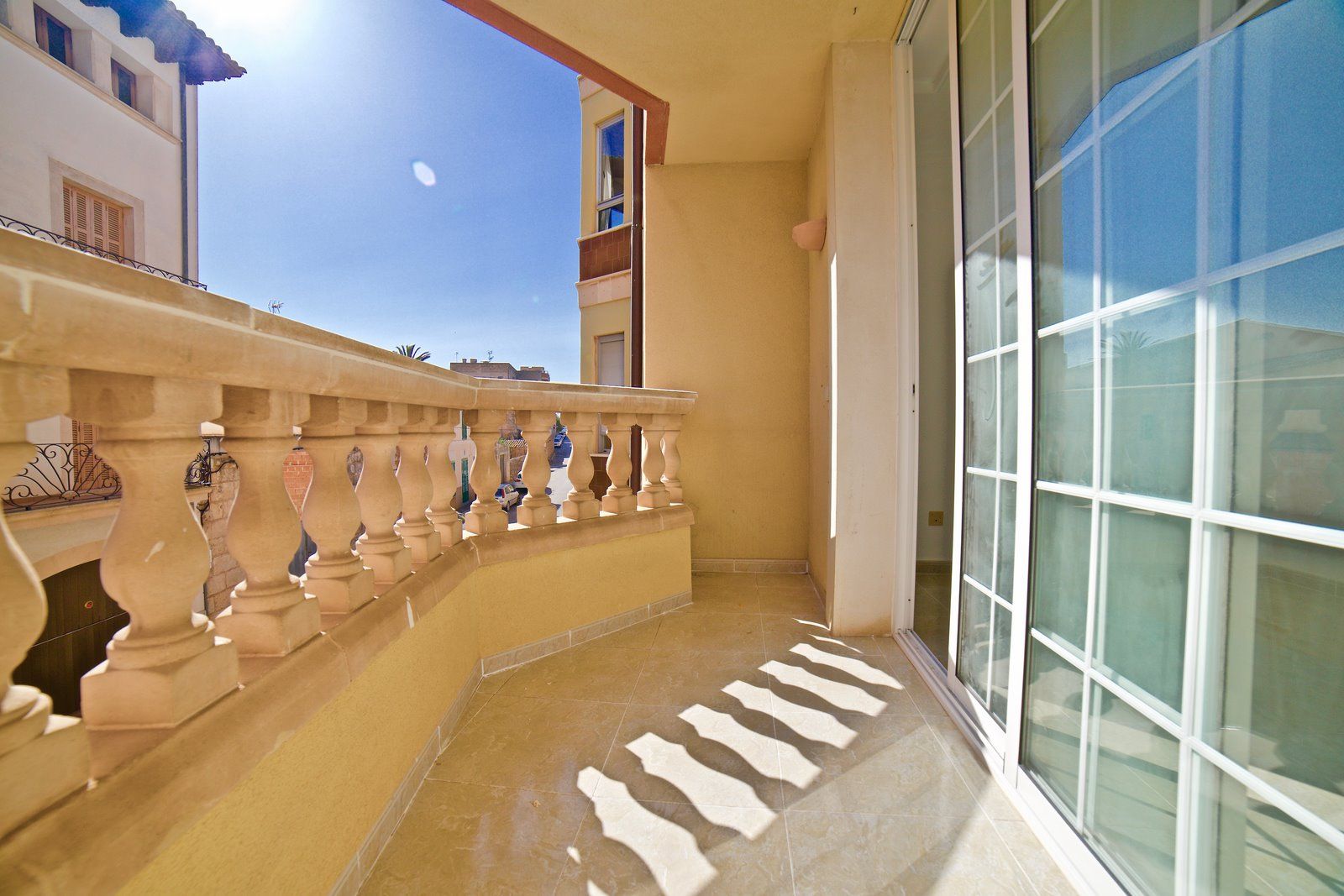 Piso en venta en Campos con gran terraza y 3 habitaciones