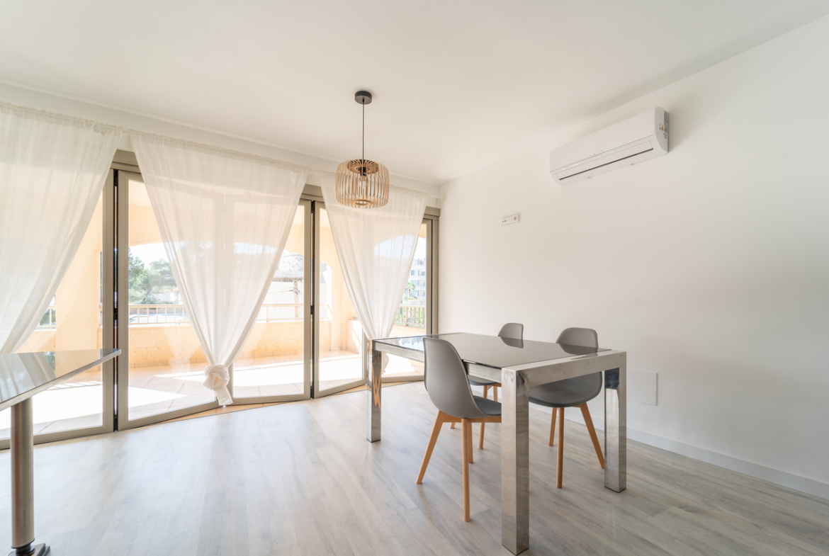 Renovated apartment with large terrace in Colonia de Sant Jordi