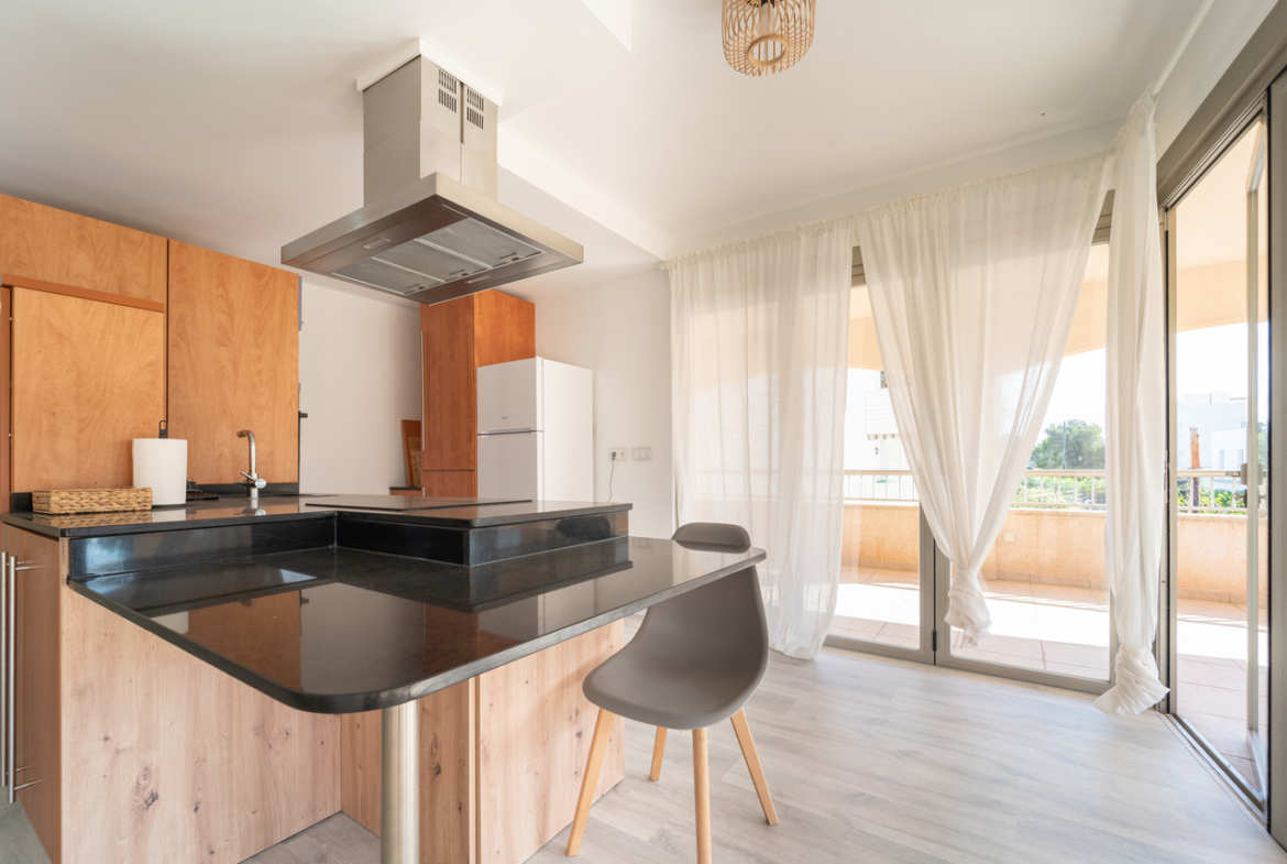 Renovated apartment with large terrace in Colonia de Sant Jordi
