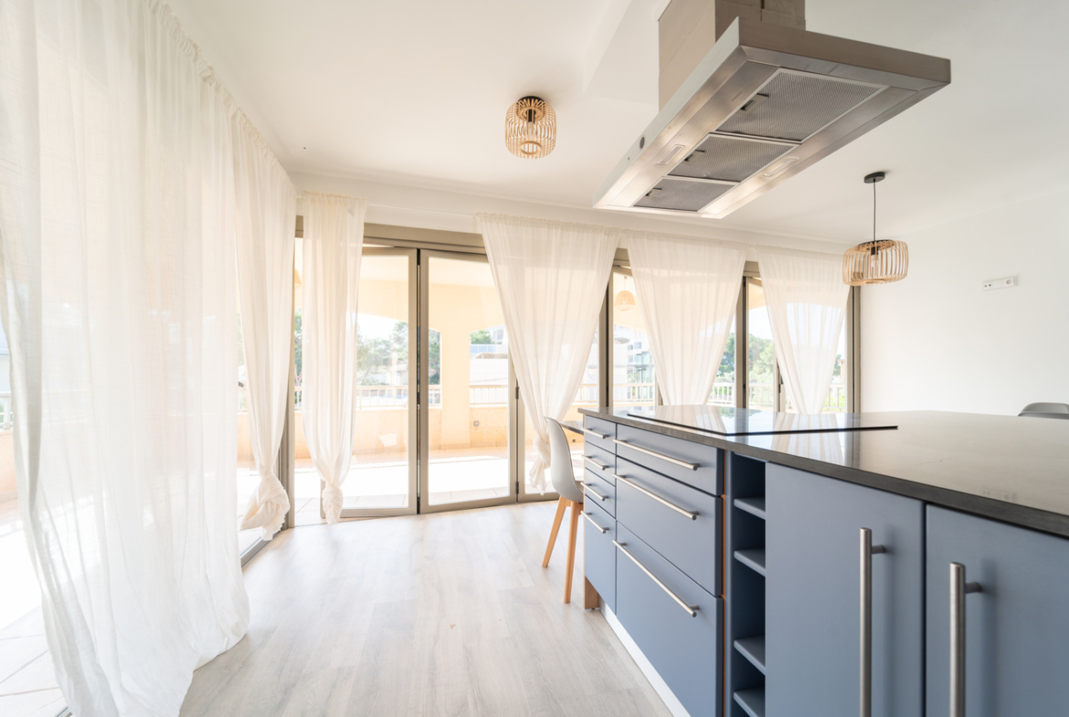 Renovated apartment with large terrace in Colonia de Sant Jordi