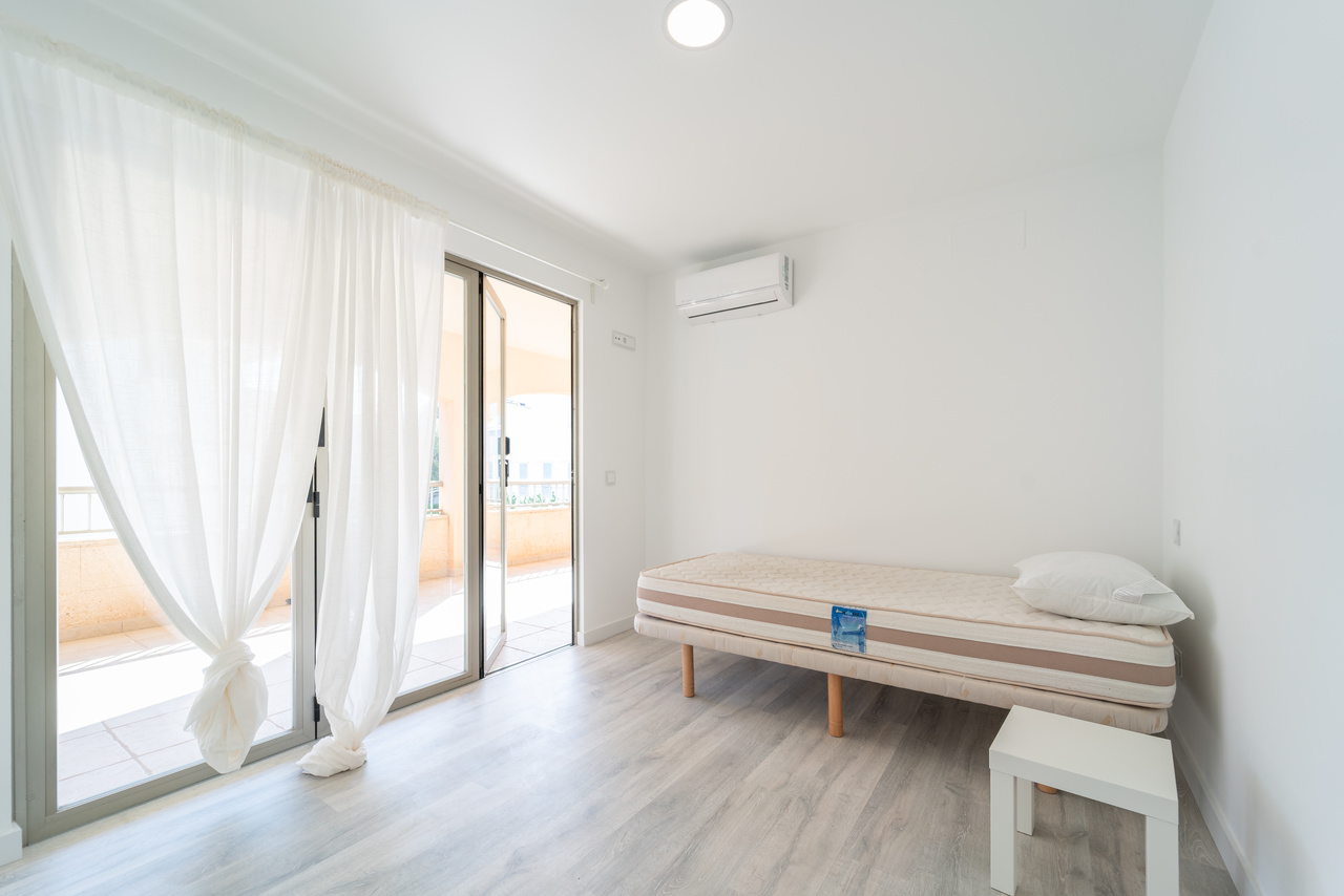 Renovated apartment with large terrace in Colonia de Sant Jordi
