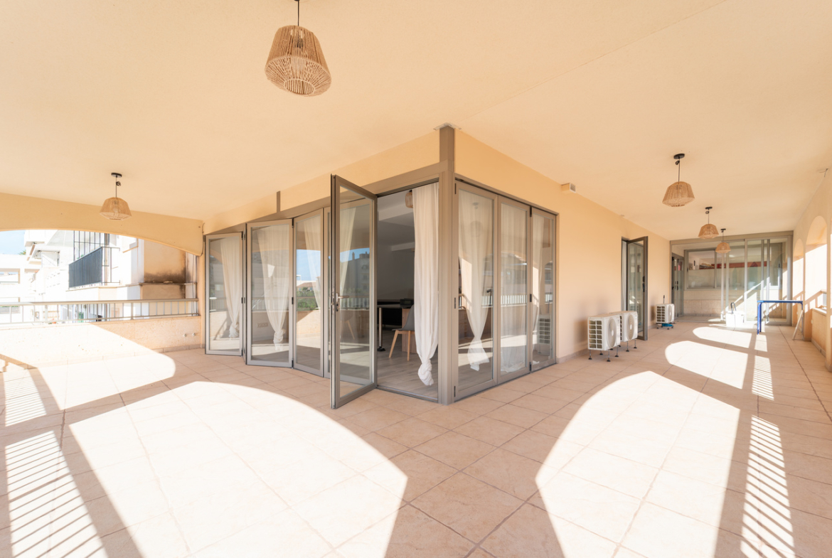 Renovated apartment with large terrace in Colonia de Sant Jordi