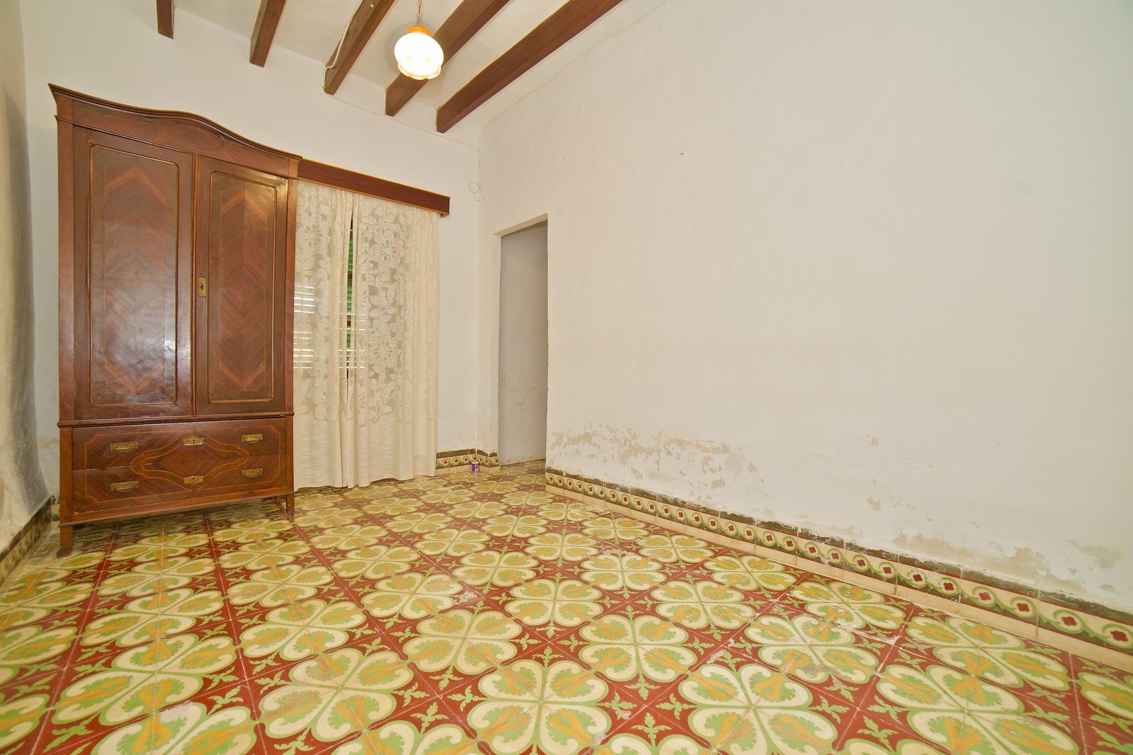 16-1111-Villasyfincasmallorca.jpg Casa de pueblo con patio y 6 dormitorios en Ses Salines