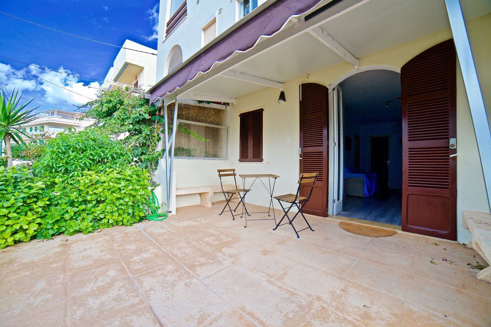 Planta baja reformada con terraza y vistas al mar en Colonia de Sant Jordi