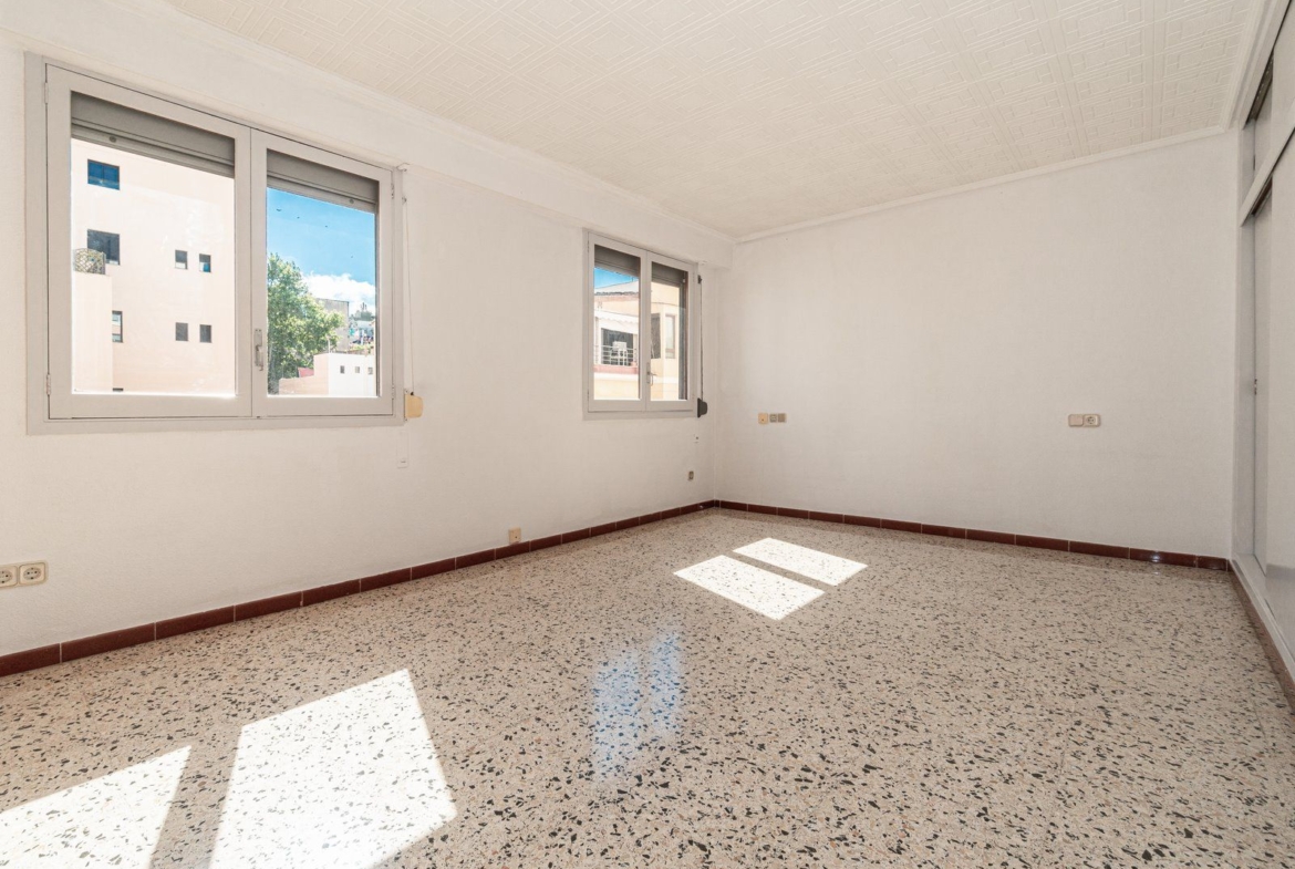 Sea View Apartment with Terrace on Palma’s Paseo Marítimo