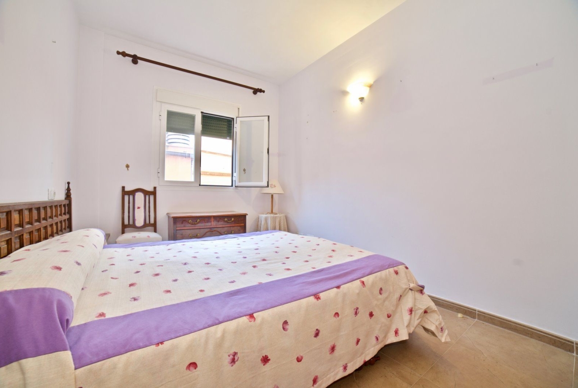 Planta baja con terraza, parking y trastero en Campos
